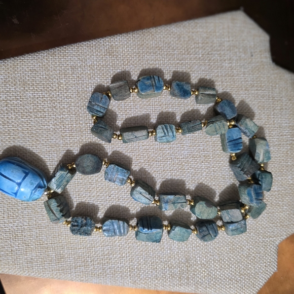 vintage Egyptian revival all stone scarab necklace 14 in - Picture 3 of 4